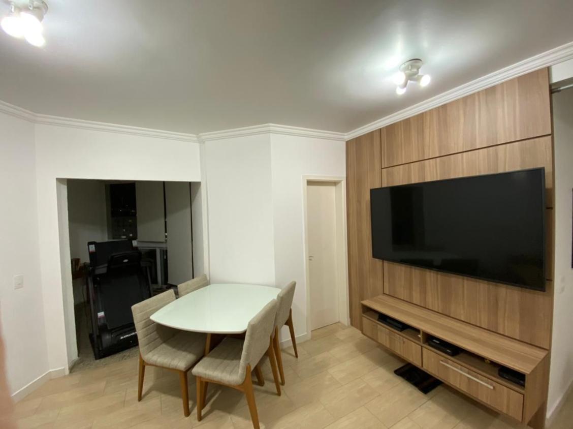 Apartamento à venda com 2 quartos, 65m² - Foto 2