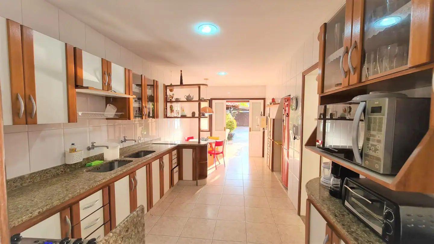 Casa à venda com 5 quartos, 270m² - Foto 5