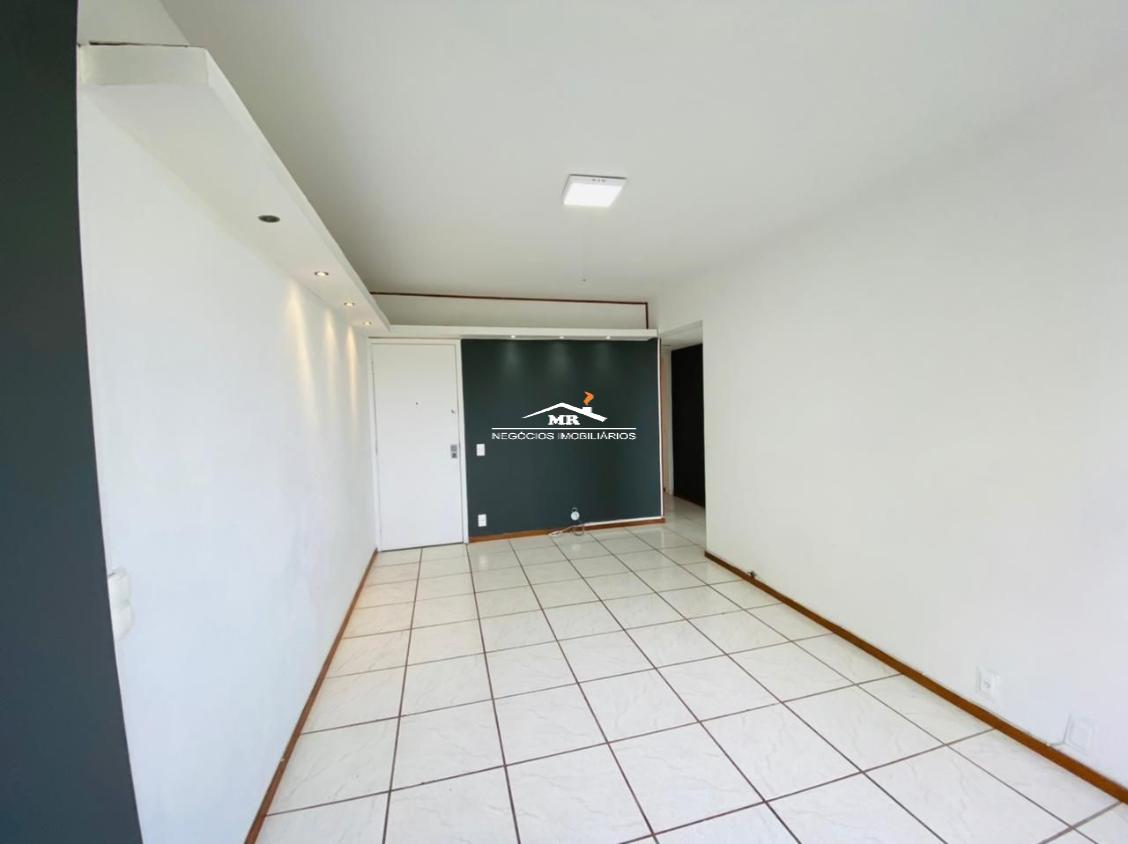 Apartamento à venda com 2 quartos, 65m² - Foto 2