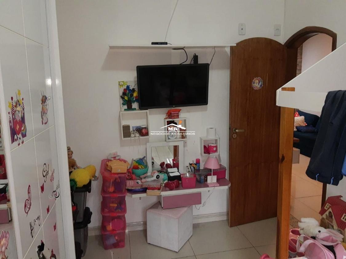 Casa à venda com 3 quartos, 300m² - Foto 14