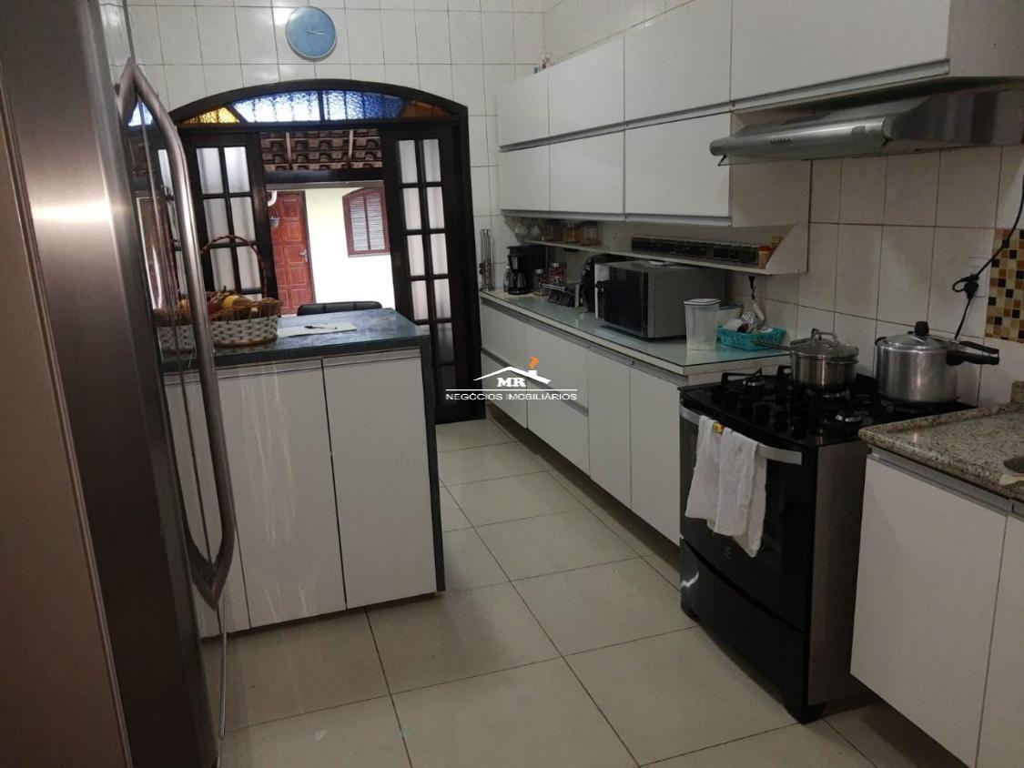 Casa à venda com 3 quartos, 300m² - Foto 19