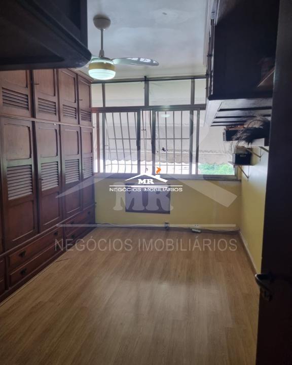 Apartamento à venda com 2 quartos, 62m² - Foto 12