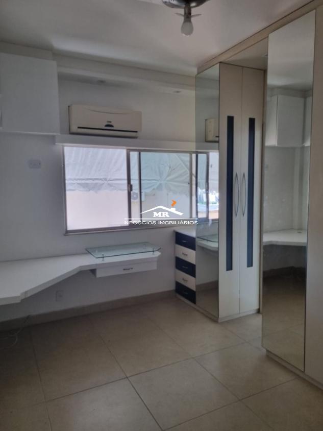 Apartamento à venda com 3 quartos, 130m² - Foto 2