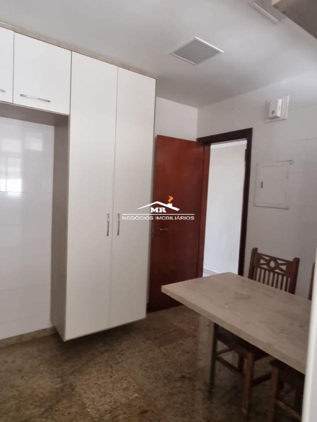 Apartamento à venda com 3 quartos, 130m² - Foto 11