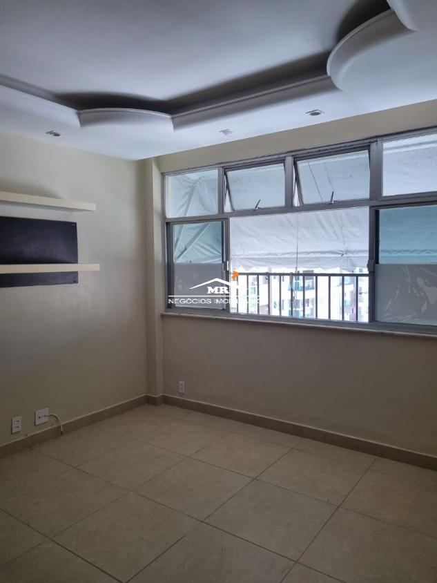 Apartamento à venda com 3 quartos, 130m² - Foto 3