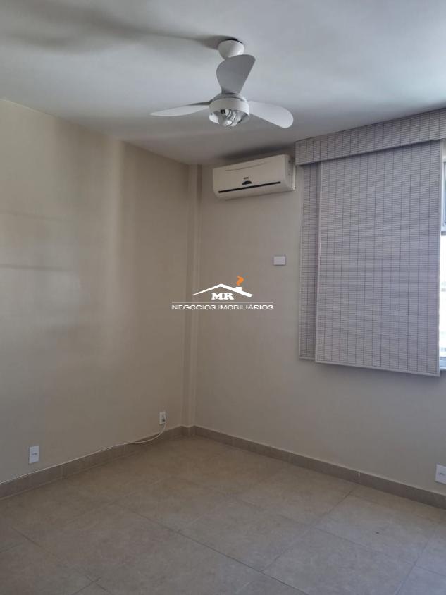 Apartamento à venda com 3 quartos, 130m² - Foto 4