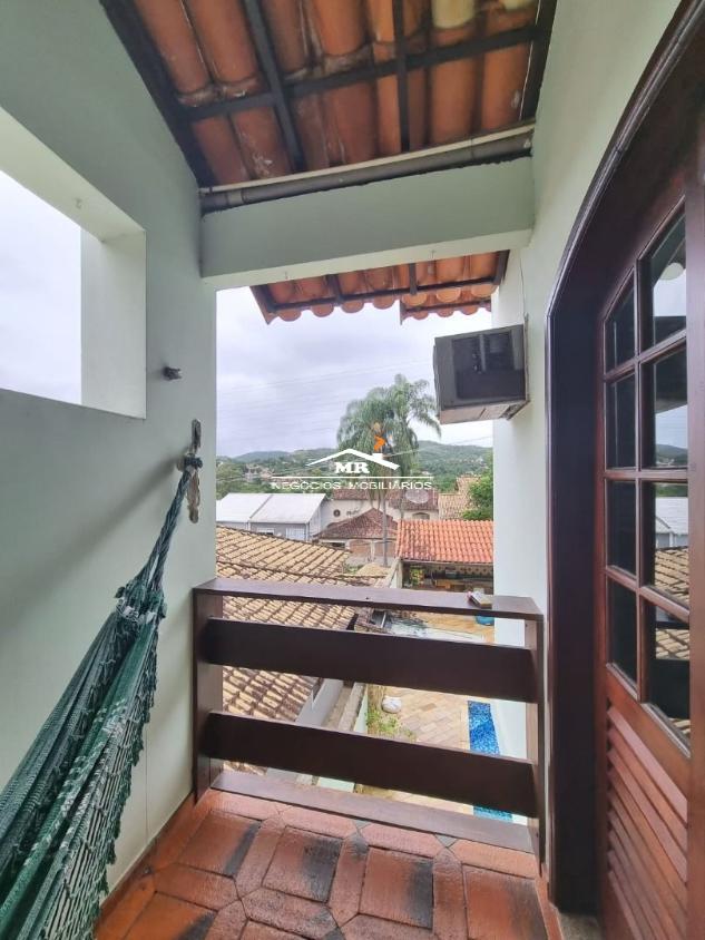 Casa de Condomínio à venda com 5 quartos, 226m² - Foto 3