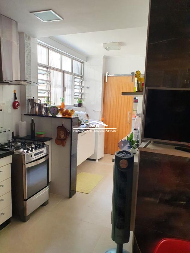 Apartamento à venda com 3 quartos, 210m² - Foto 13