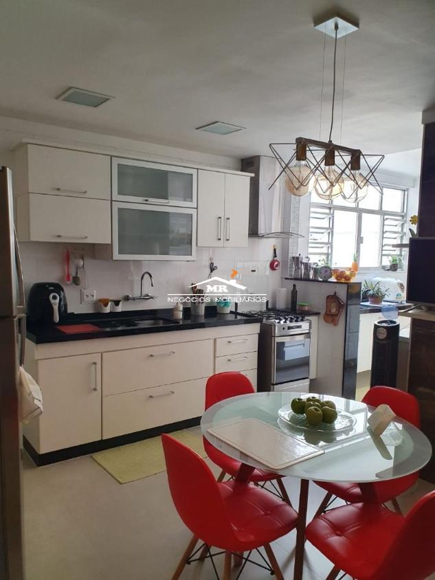 Apartamento à venda com 3 quartos, 210m² - Foto 11