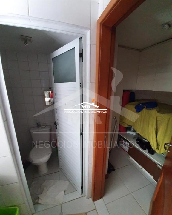 Apartamento à venda com 4 quartos, 165m² - Foto 15