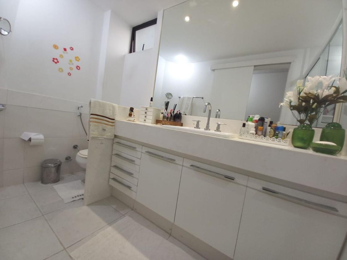 Apartamento à venda com 4 quartos, 254m² - Foto 3