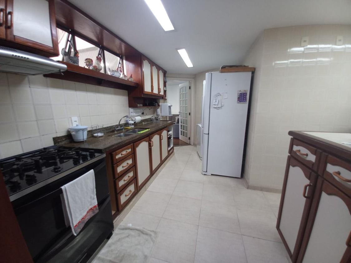 Apartamento à venda com 4 quartos, 254m² - Foto 5