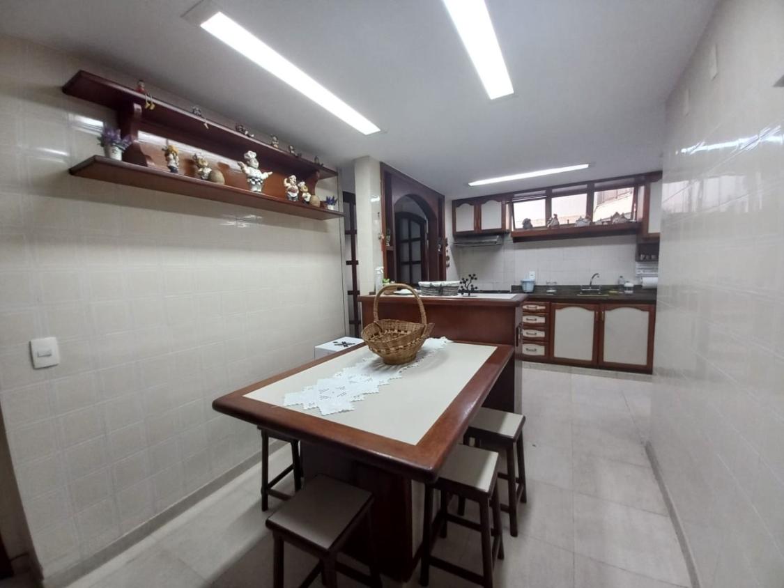 Apartamento à venda com 4 quartos, 254m² - Foto 27