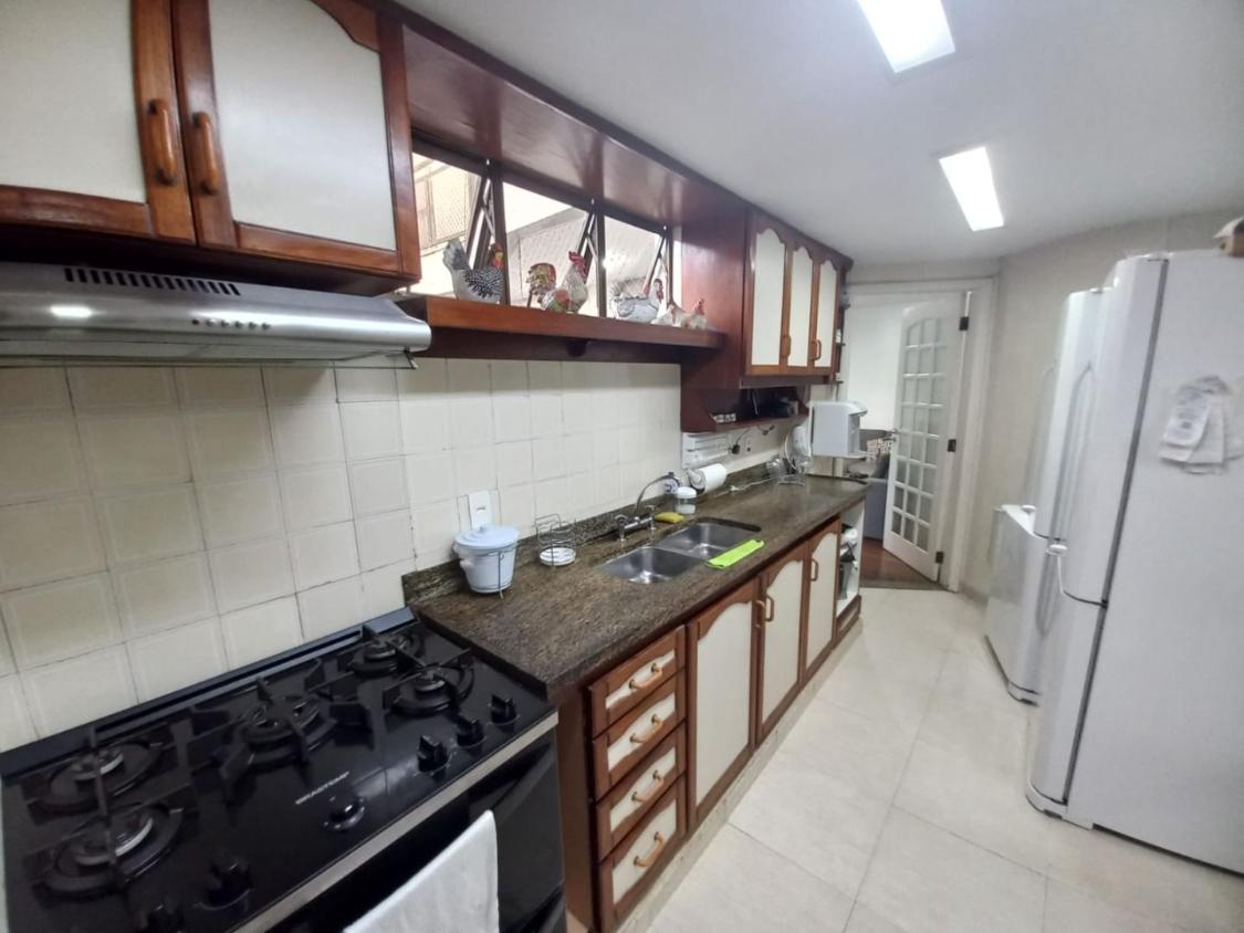 Apartamento à venda com 4 quartos, 254m² - Foto 32