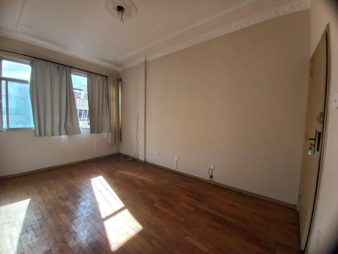 Apartamento à venda com 2 quartos, 65m² - Foto 2