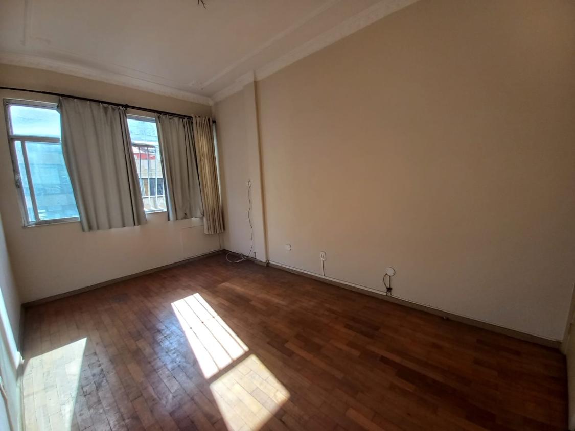 Apartamento à venda com 2 quartos, 65m² - Foto 3