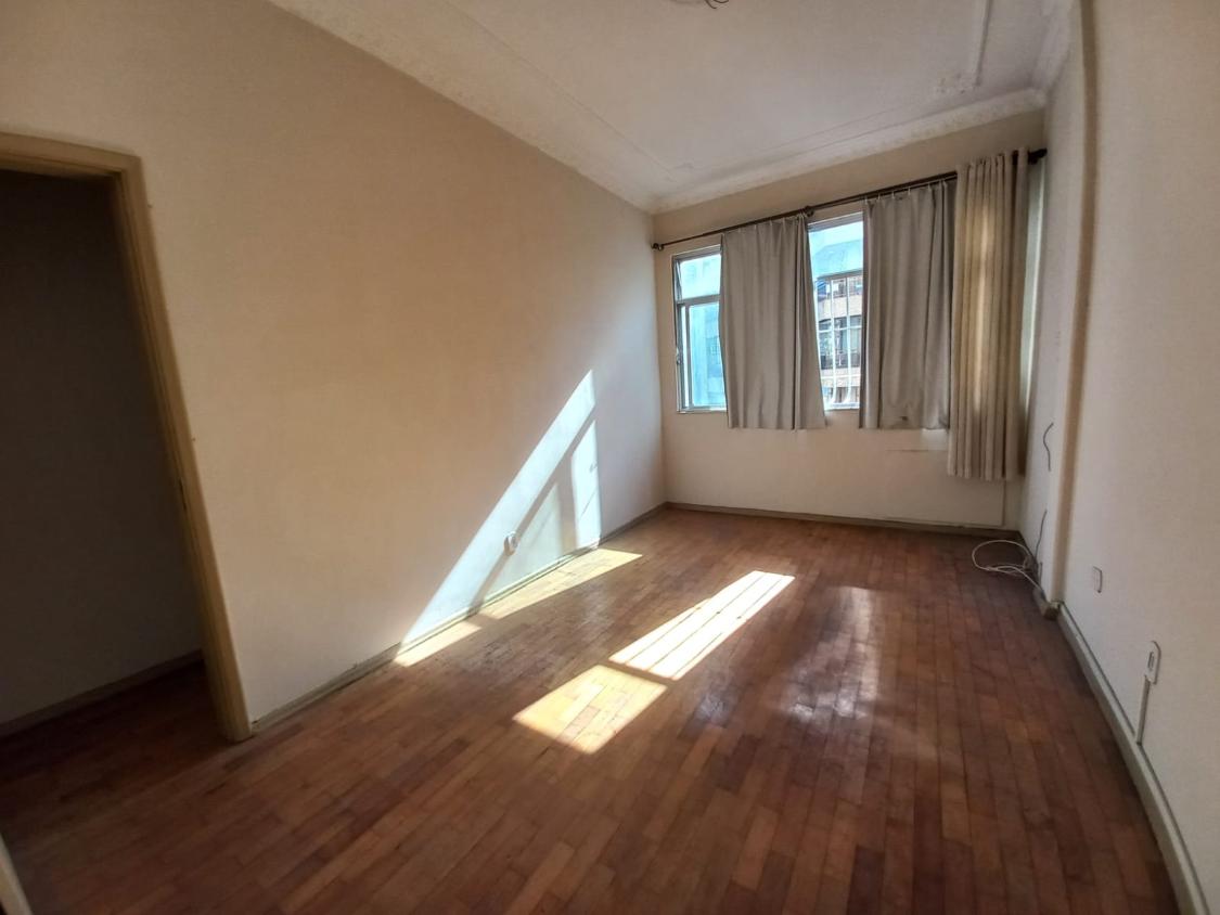 Apartamento à venda com 2 quartos, 65m² - Foto 1