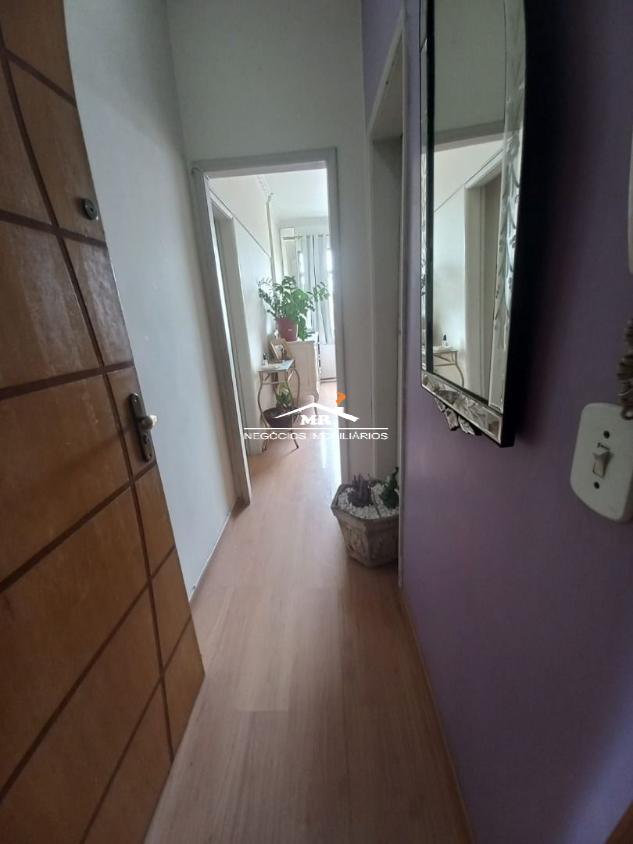 Apartamento à venda com 2 quartos, 82m² - Foto 2