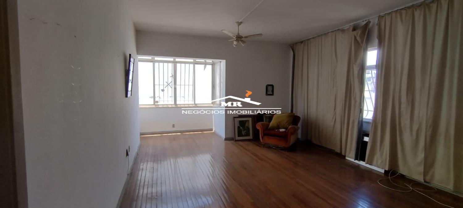 Apartamento à venda com 3 quartos, 160m² - Foto 2