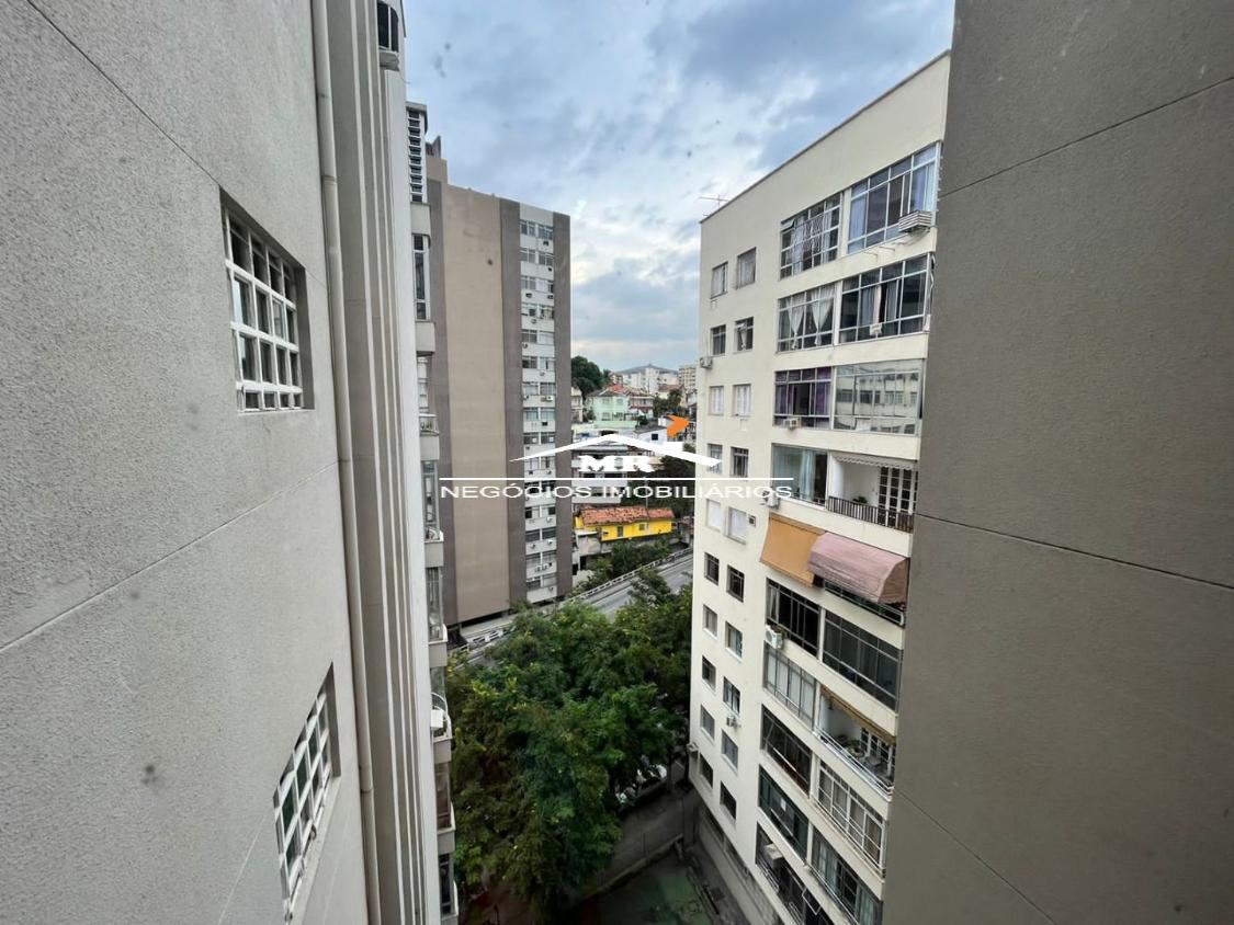 Apartamento à venda com 2 quartos, 100m² - Foto 2