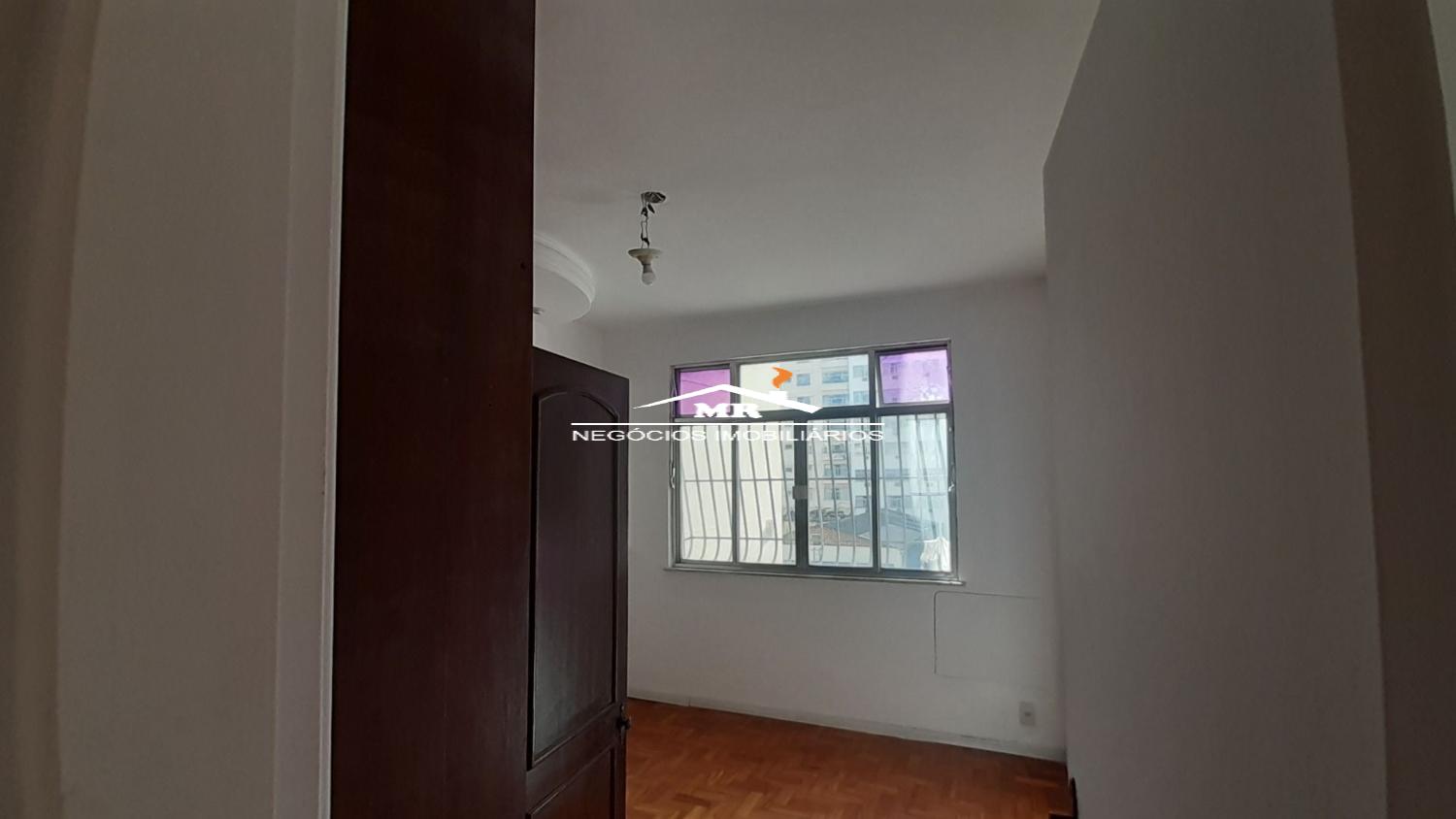 Apartamento à venda com 2 quartos, 70m² - Foto 12