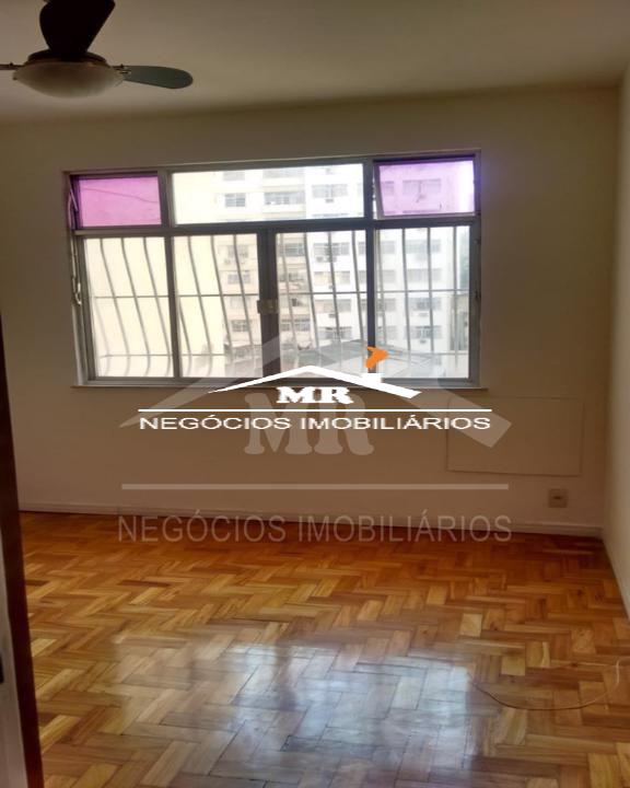 Apartamento à venda com 2 quartos, 70m² - Foto 4