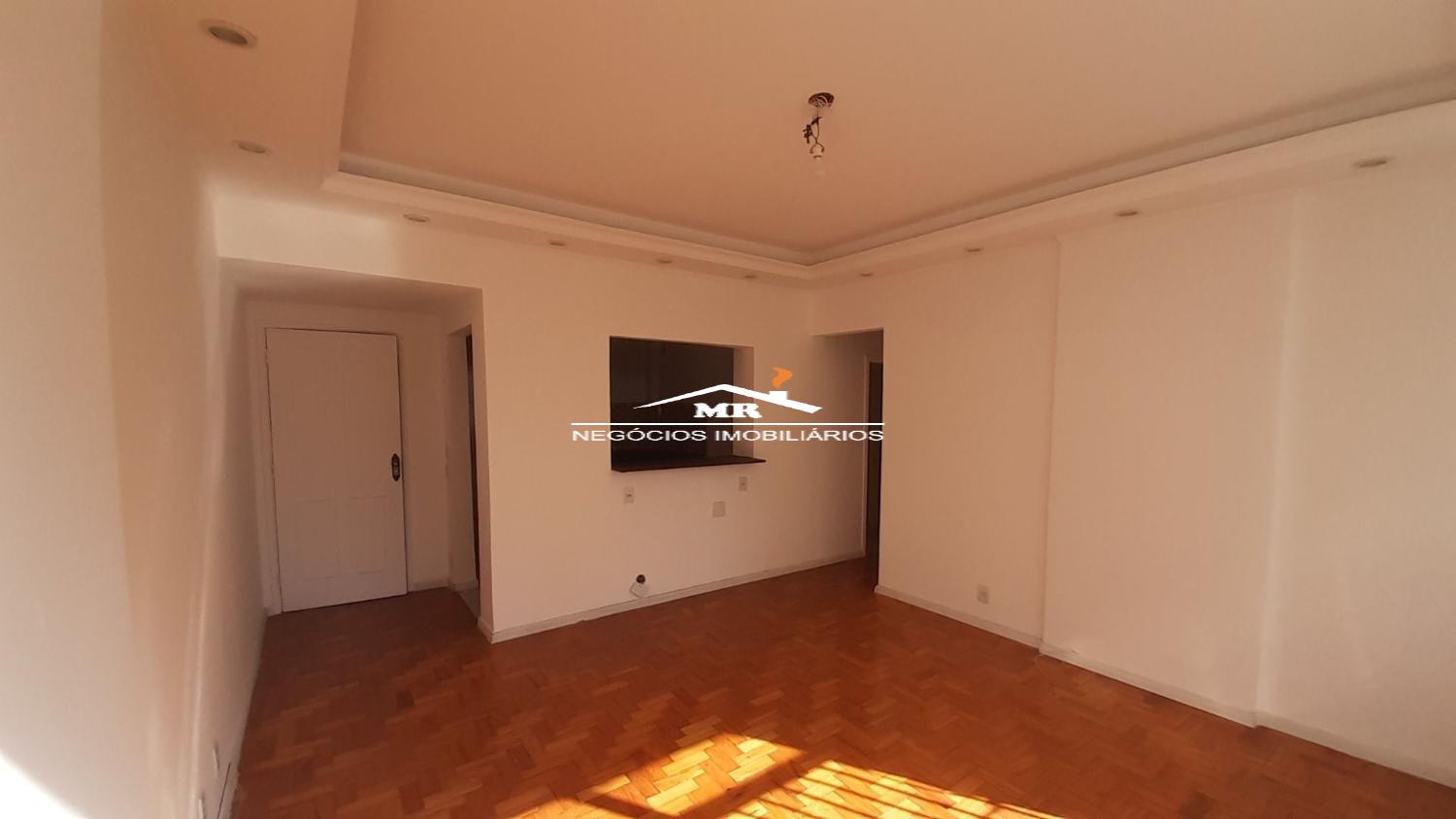 Apartamento à venda com 2 quartos, 70m² - Foto 1