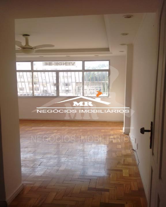 Apartamento à venda com 2 quartos, 70m² - Foto 27