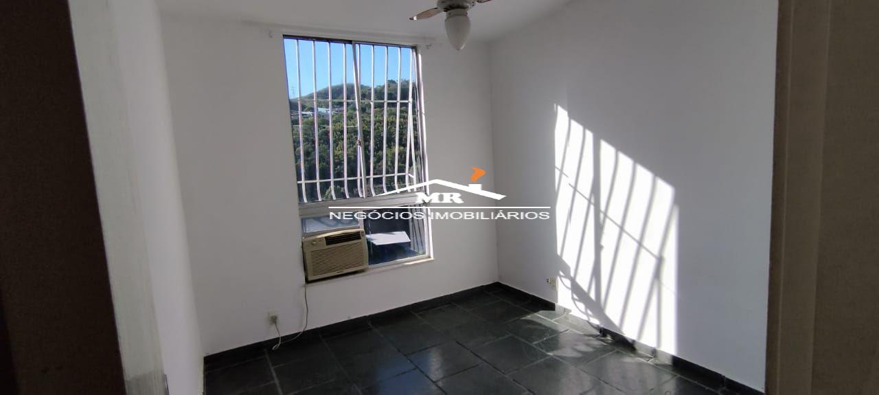 Apartamento à venda com 2 quartos, 65m² - Foto 2