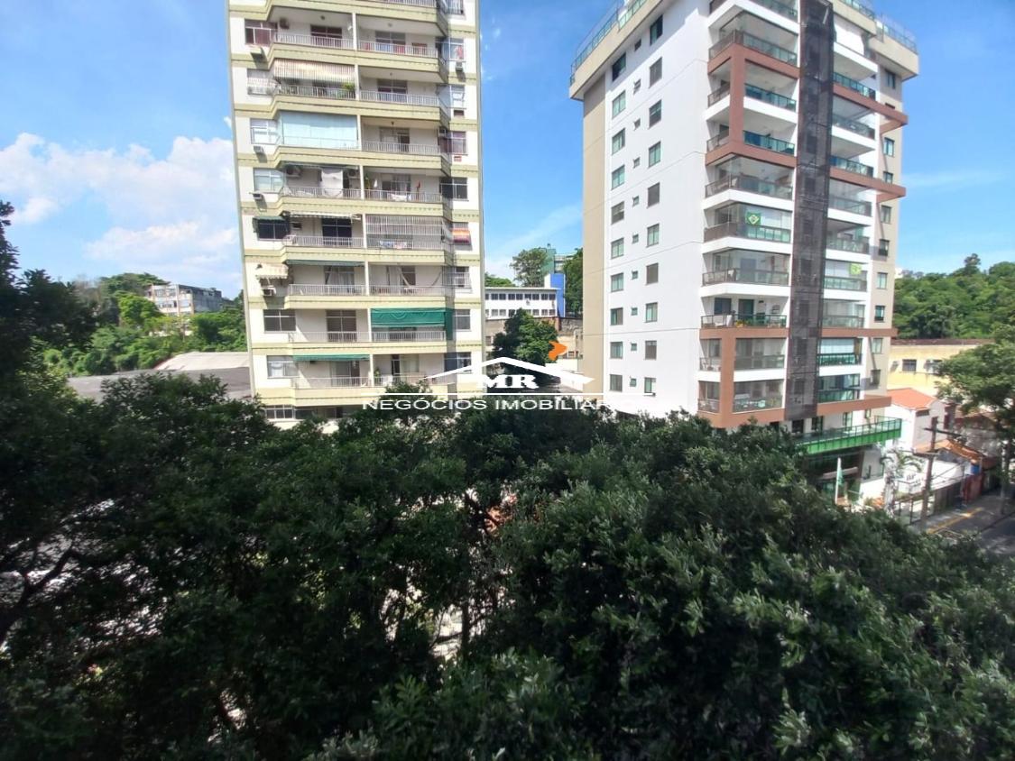 Apartamento à venda com 2 quartos, 70m² - Foto 4