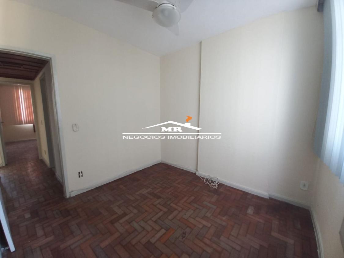 Apartamento à venda com 2 quartos, 70m² - Foto 9