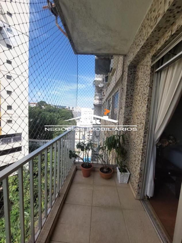 Apartamento à venda com 2 quartos, 80m² - Foto 3