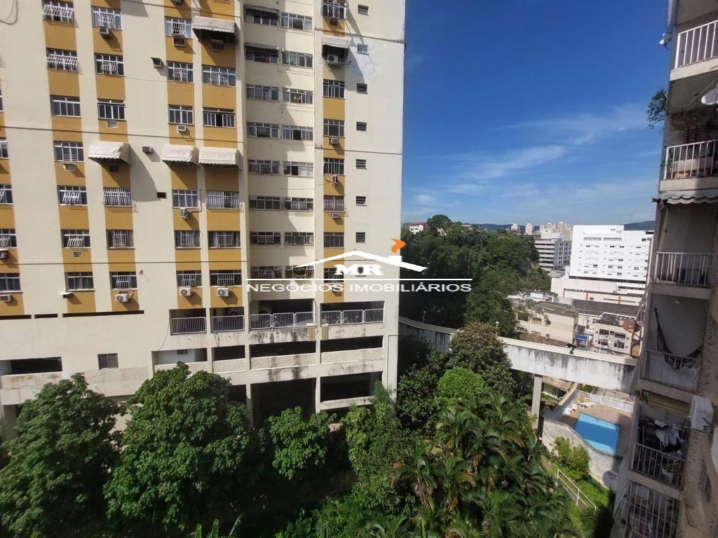 Apartamento à venda com 2 quartos, 80m² - Foto 7