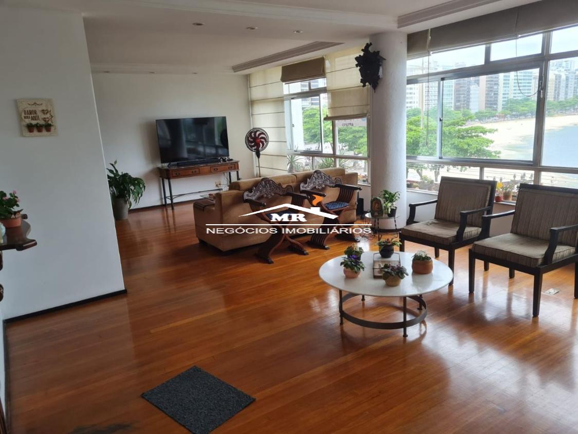 Apartamento à venda com 3 quartos, 242m² - Foto 1