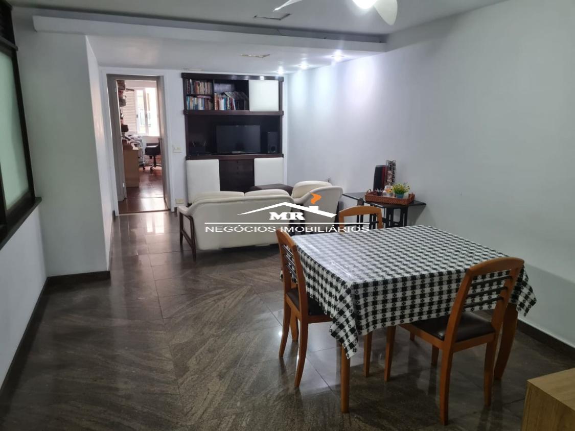 Apartamento à venda com 3 quartos, 242m² - Foto 13