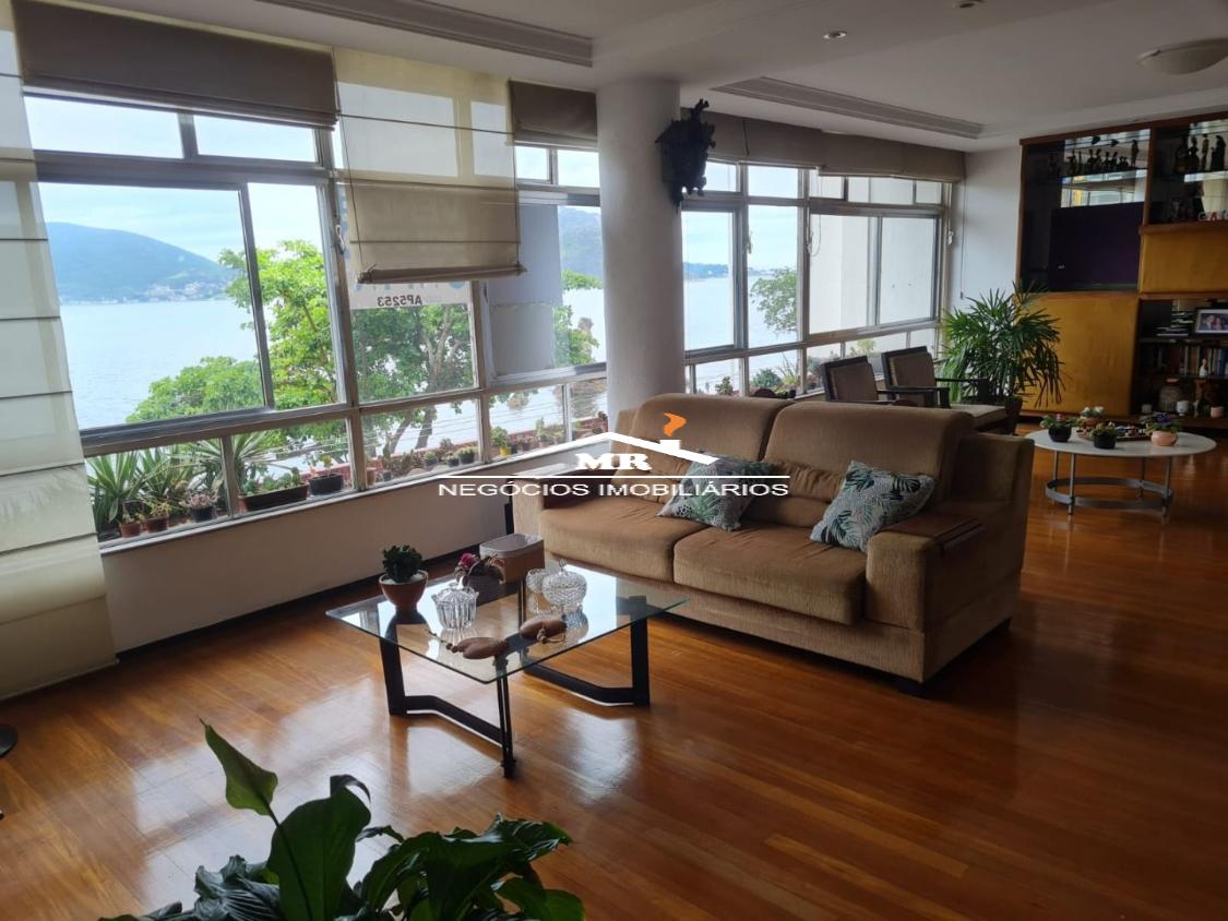 Apartamento à venda com 3 quartos, 242m² - Foto 5