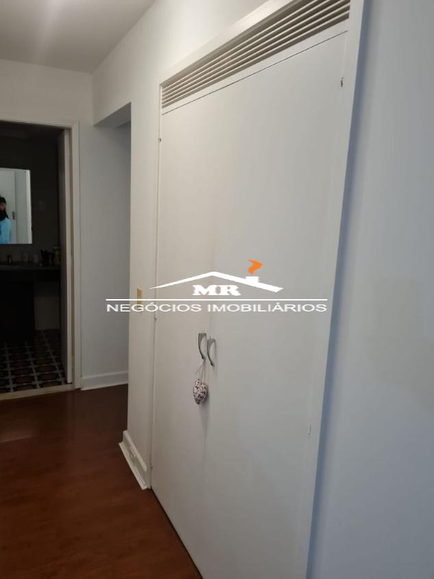 Apartamento à venda com 3 quartos, 242m² - Foto 22