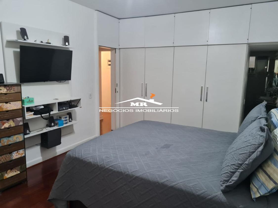 Apartamento à venda com 3 quartos, 242m² - Foto 32