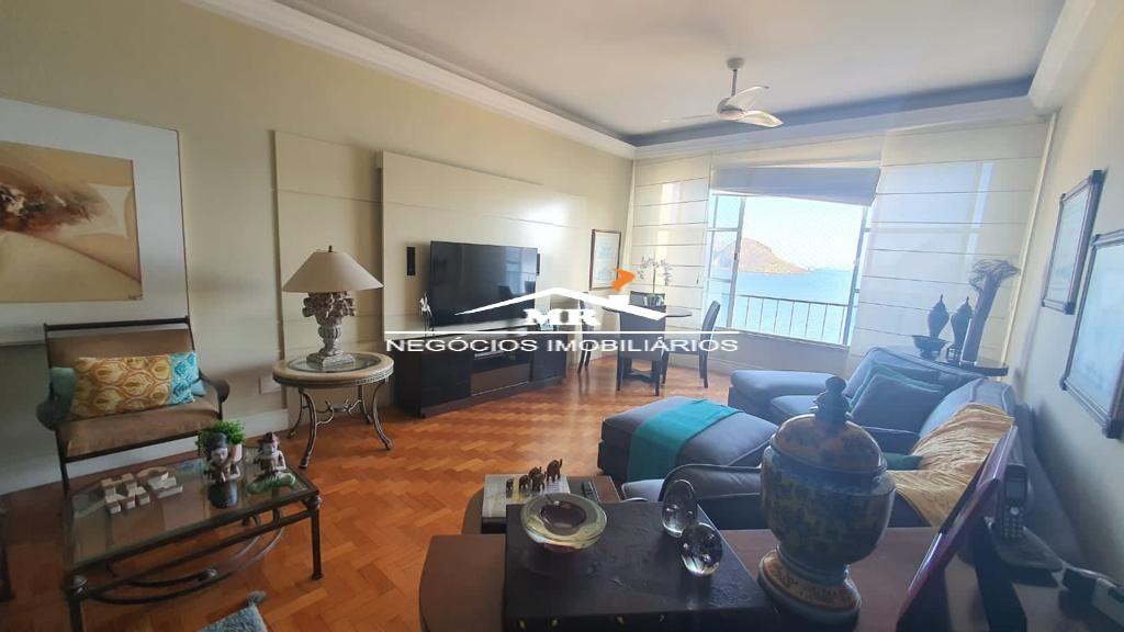 Apartamento à venda com 3 quartos, 140m² - Foto 1