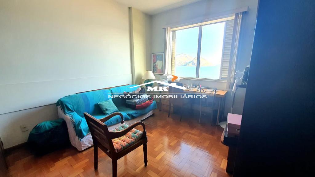 Apartamento à venda com 3 quartos, 140m² - Foto 17