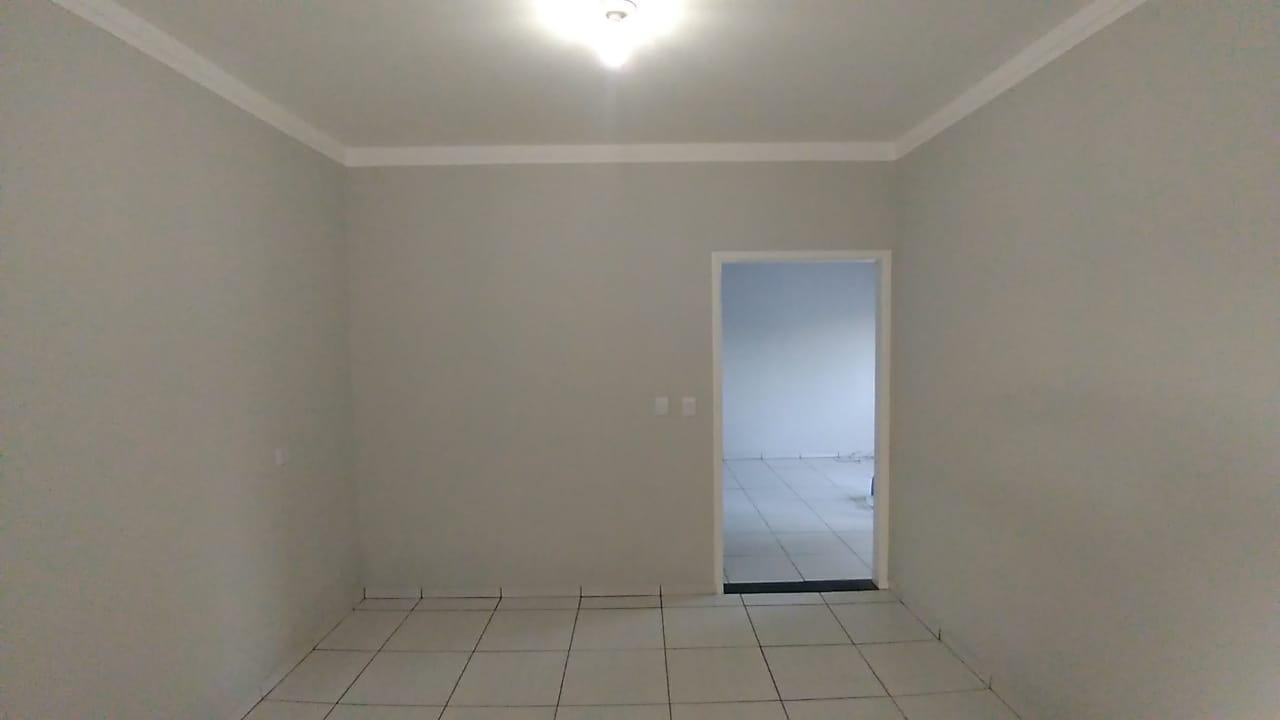 Casa à venda com 2 quartos, 105m² - Foto 4