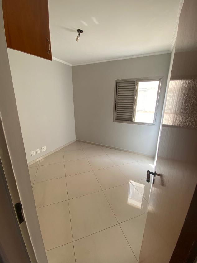 Apartamento à venda com 3 quartos, 97m² - Foto 1