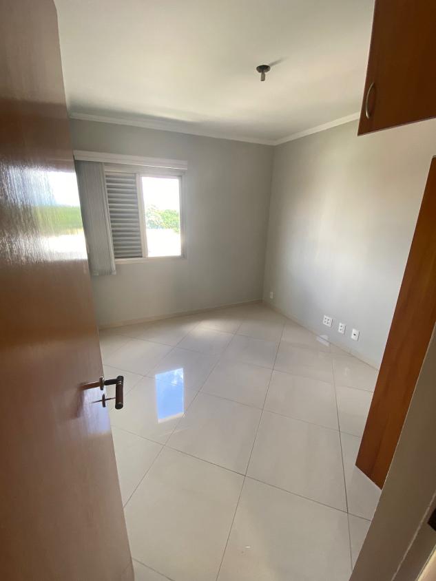 Apartamento à venda com 3 quartos, 97m² - Foto 4