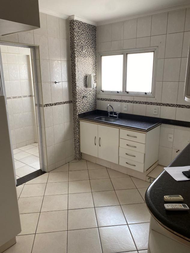 Apartamento à venda com 3 quartos, 97m² - Foto 12