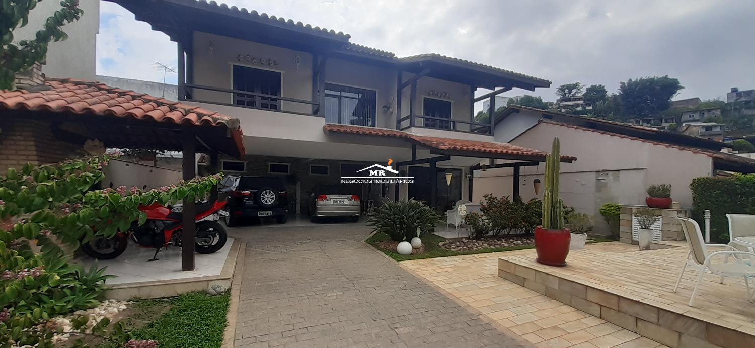 Casa de Condomínio à venda com 4 quartos, 230m² - Foto 2