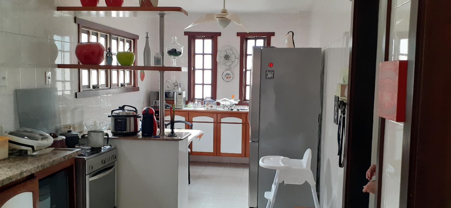 Casa de Condomínio à venda com 4 quartos, 230m² - Foto 21