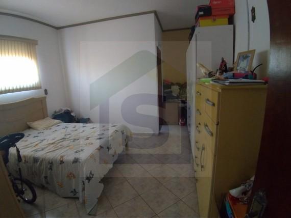 Casa à venda com 5 quartos, 200m² - Foto 14