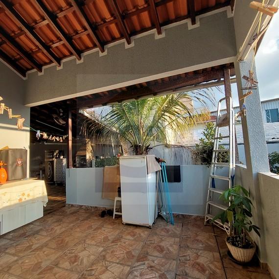 Casa à venda com 2 quartos, 120m² - Foto 9