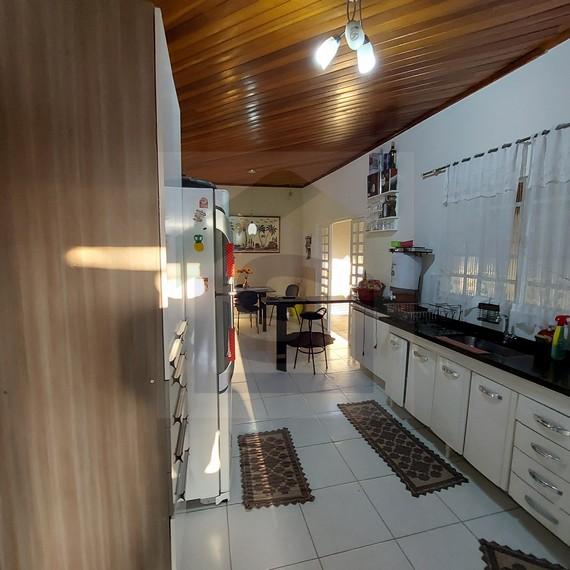 Casa à venda com 2 quartos, 120m² - Foto 11