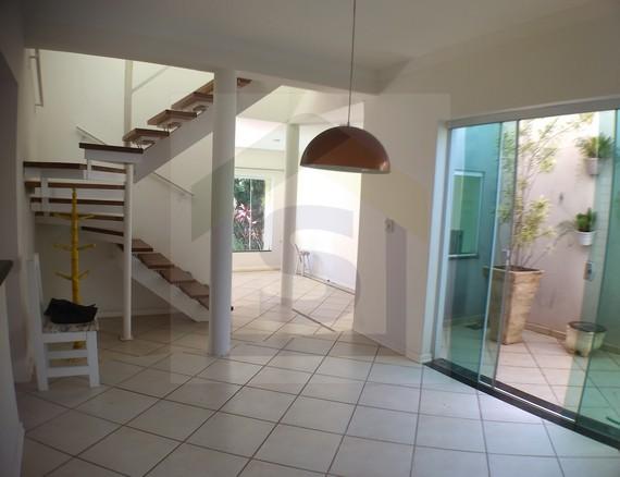 Casa à venda com 3 quartos, 250m² - Foto 5